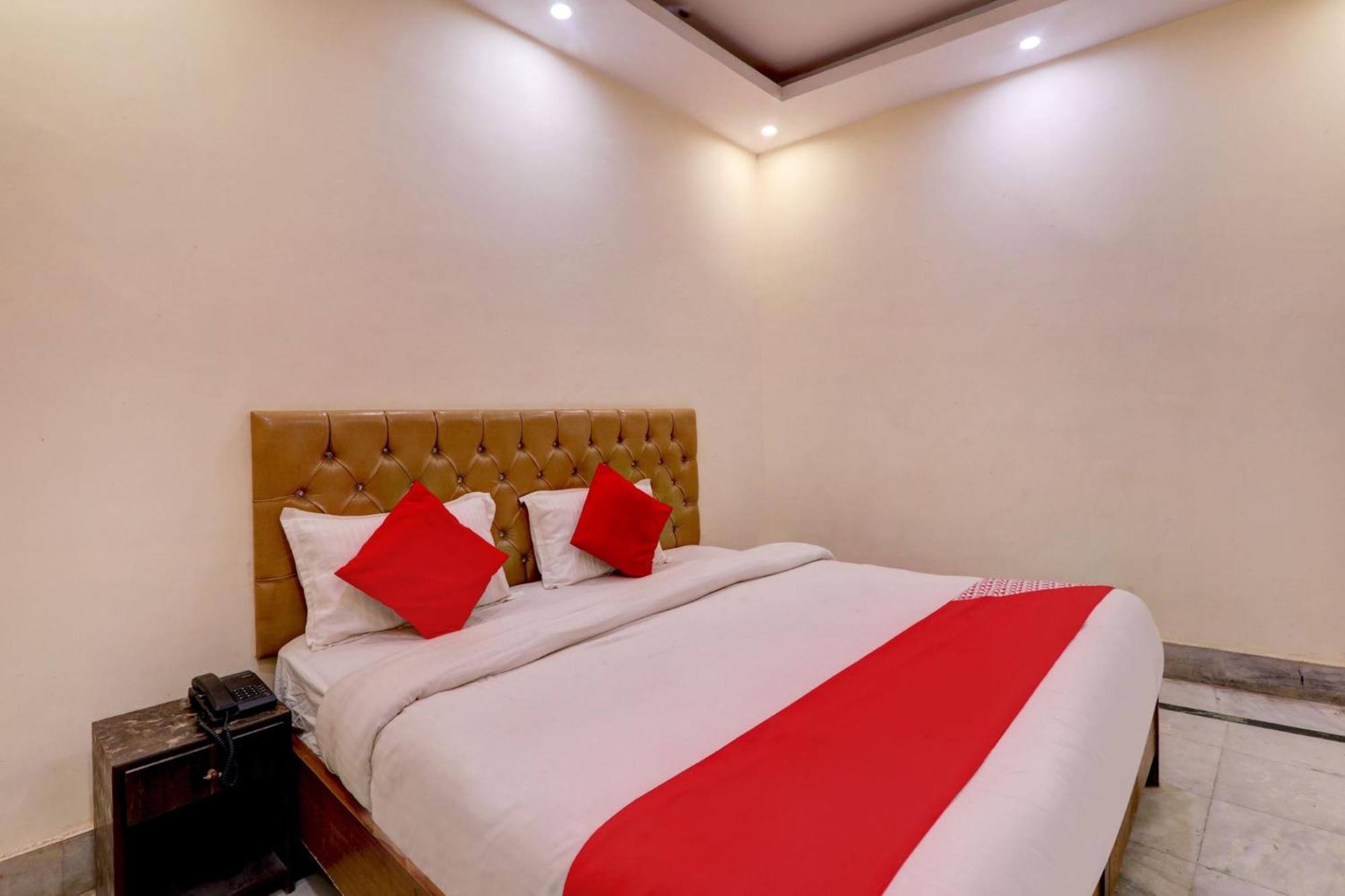 Hotel O Moon Palace Near Sahara Ganj Mall 勒克瑙 外观 照片