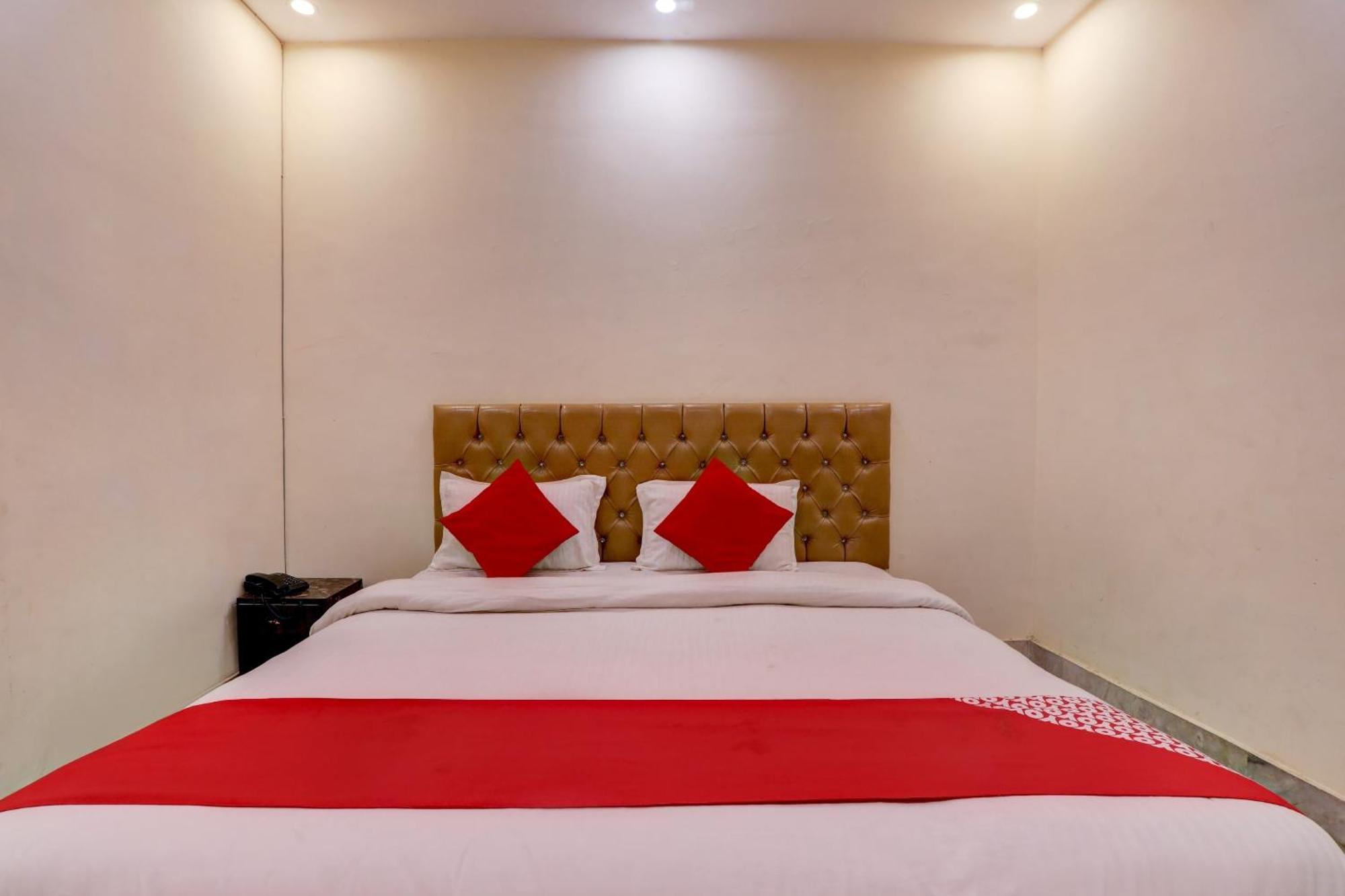 Hotel O Moon Palace Near Sahara Ganj Mall 勒克瑙 外观 照片