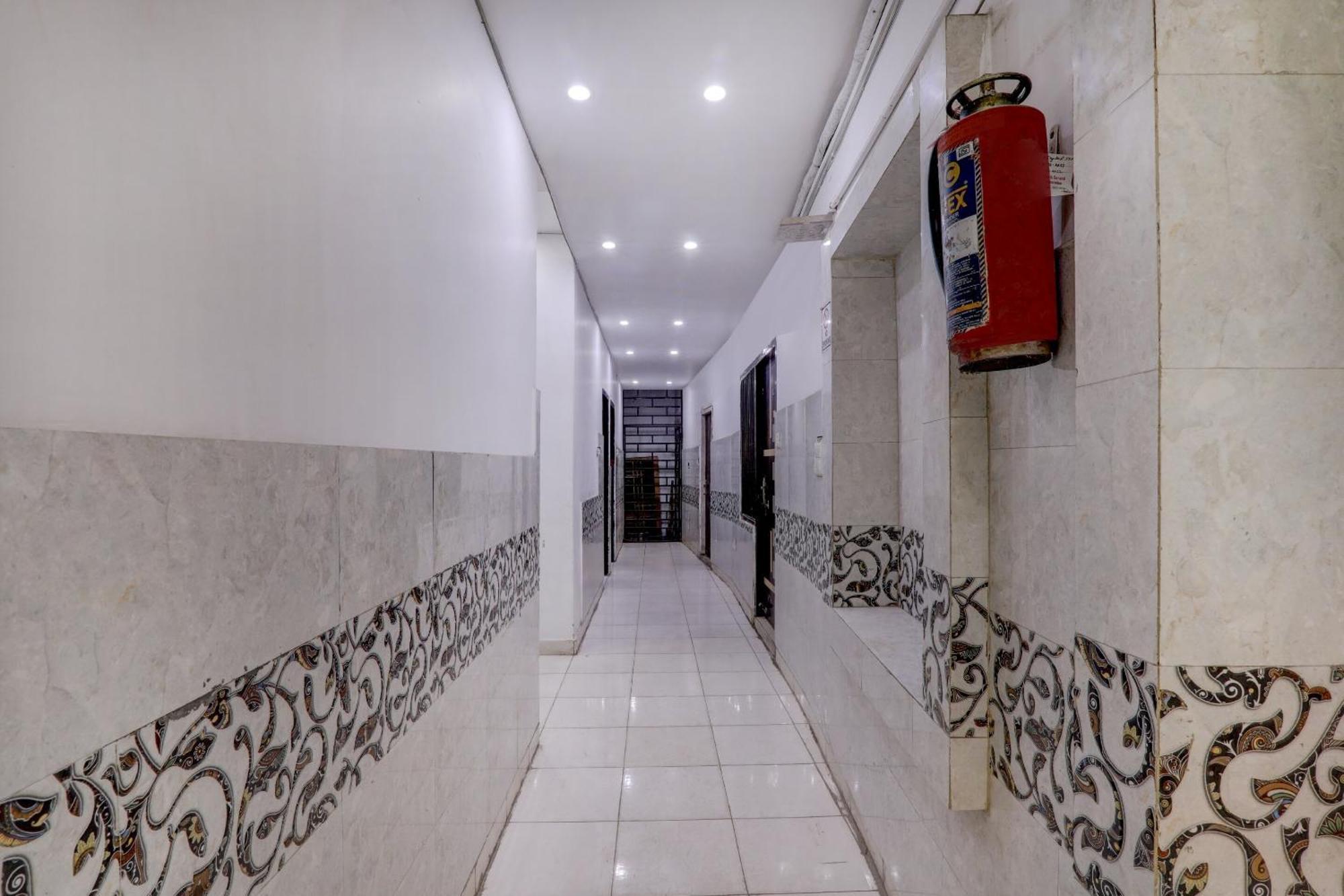 Hotel O Moon Palace Near Sahara Ganj Mall 勒克瑙 外观 照片