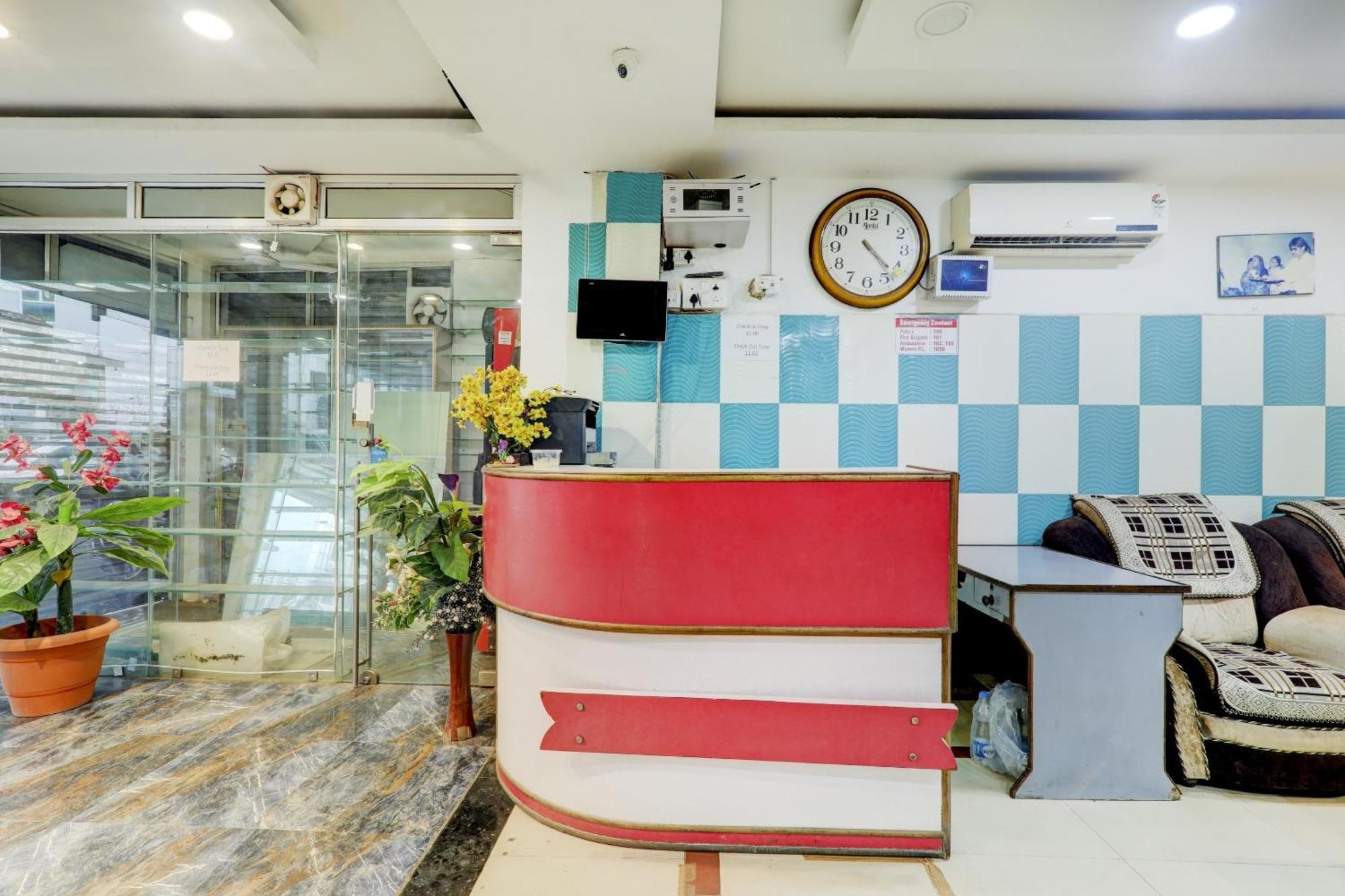 Hotel O Moon Palace Near Sahara Ganj Mall 勒克瑙 外观 照片