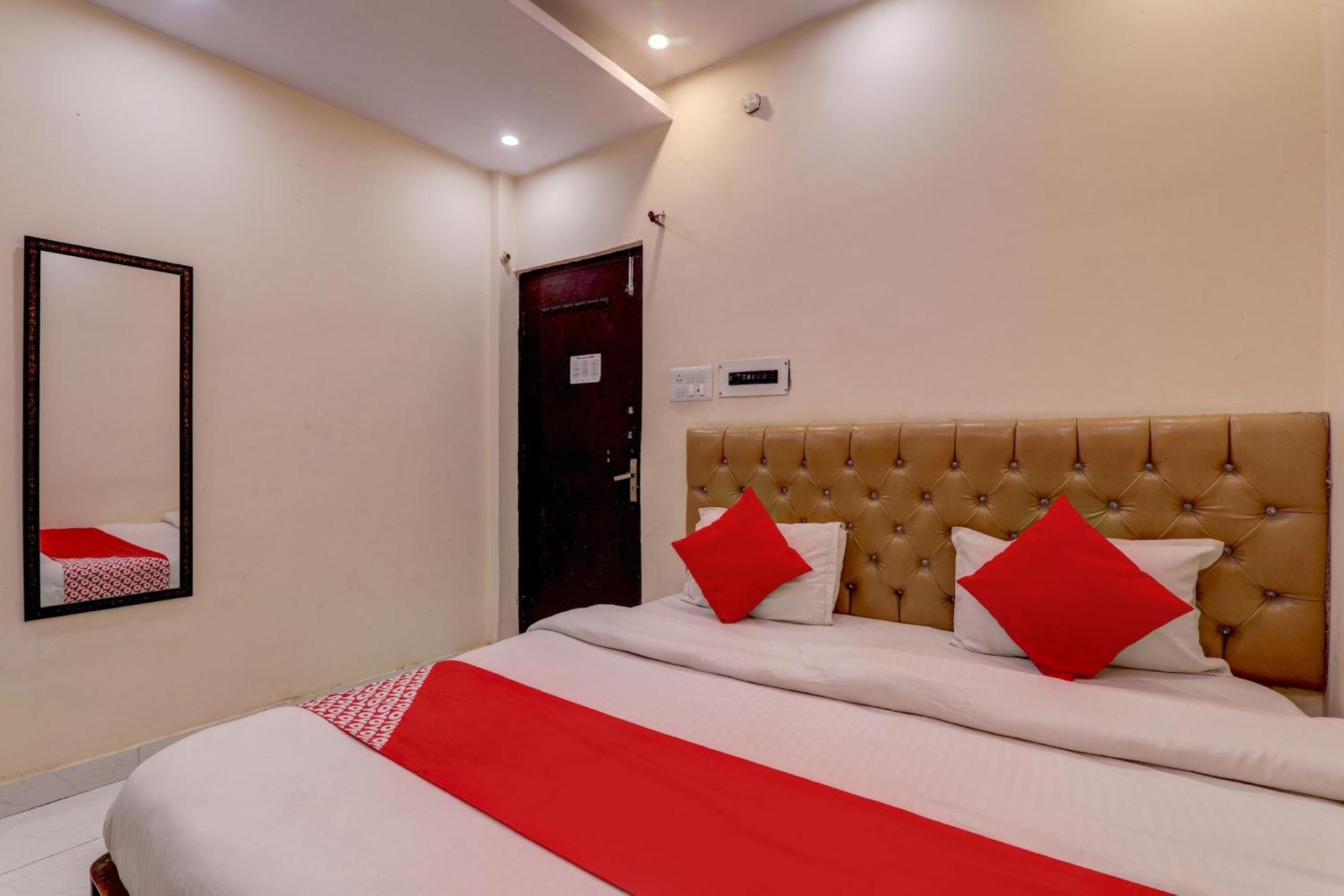 Hotel O Moon Palace Near Sahara Ganj Mall 勒克瑙 外观 照片