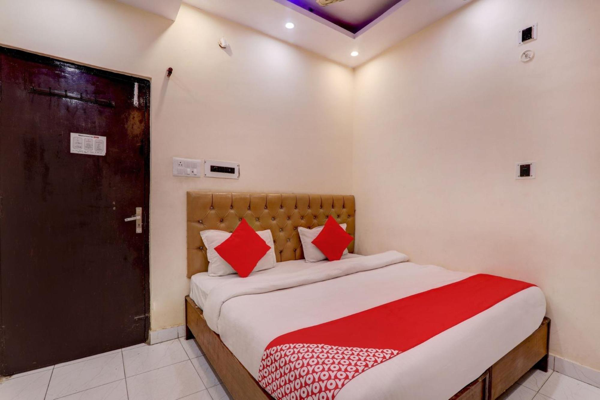 Hotel O Moon Palace Near Sahara Ganj Mall 勒克瑙 外观 照片
